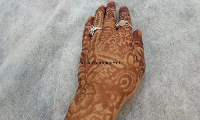 Goa Makeup and mehndi artist Farz